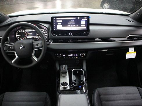 New 2026 Mitsubishi Outlander LE image 20