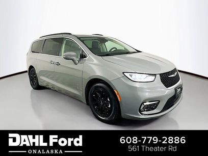 Used 2022 Chrysler Pacifica Touring-L