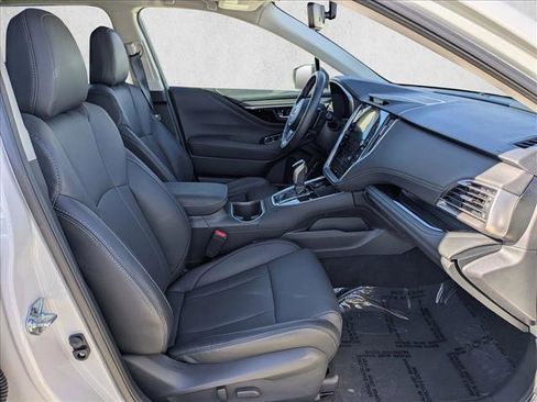 Used 2025 Subaru Outback Limited image 21
