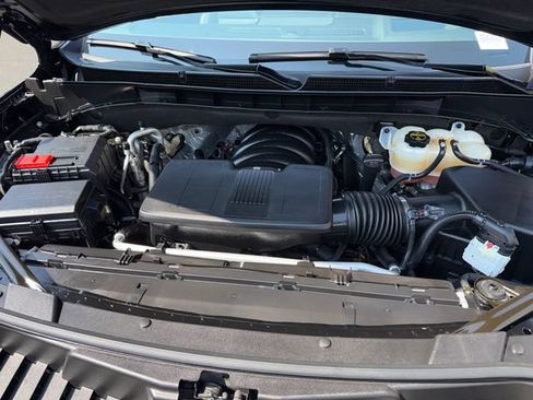 Certified 2025 GMC Yukon XL AT4 w/ AT4 Premium Package AWD/4WD image 24