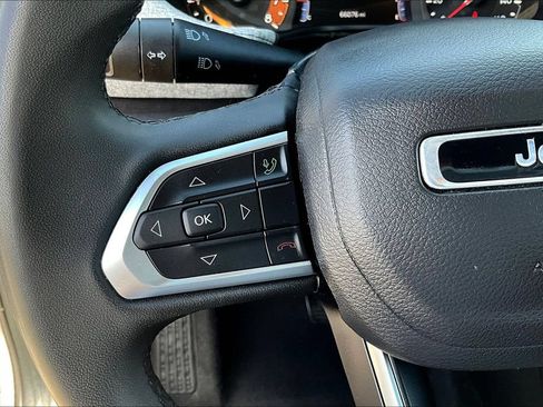 Used 2024 Jeep Compass Latitude AWD/4WD image 12
