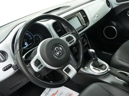 Used 2018 Volkswagen Beetle 2.0T SE FWD image 13