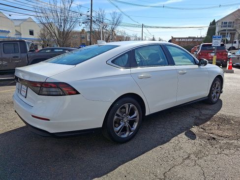 Certified 2023 Honda Accord EX image 7