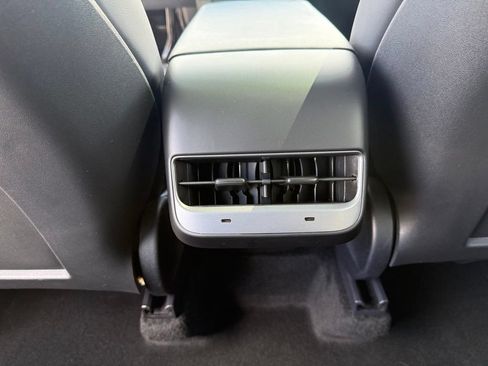 Used 2023 Tesla Model Y Long Range AWD/4WD image 14