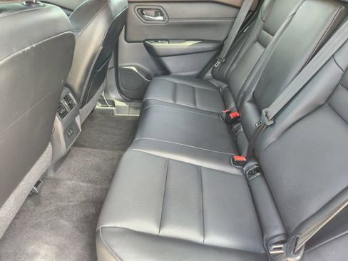 Used 2023 Nissan Rogue SV w/ SV Premium Package FWD image 32