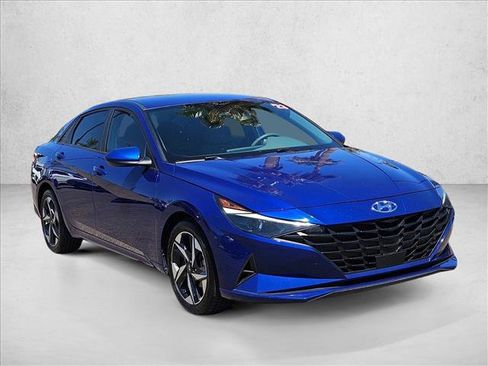 Certified 2023 Hyundai Elantra SEL w/ Convenience Package FWD image 3