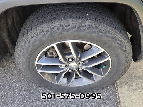 Used 2017 Jeep Grand Cherokee Limited AWD/4WD image 8