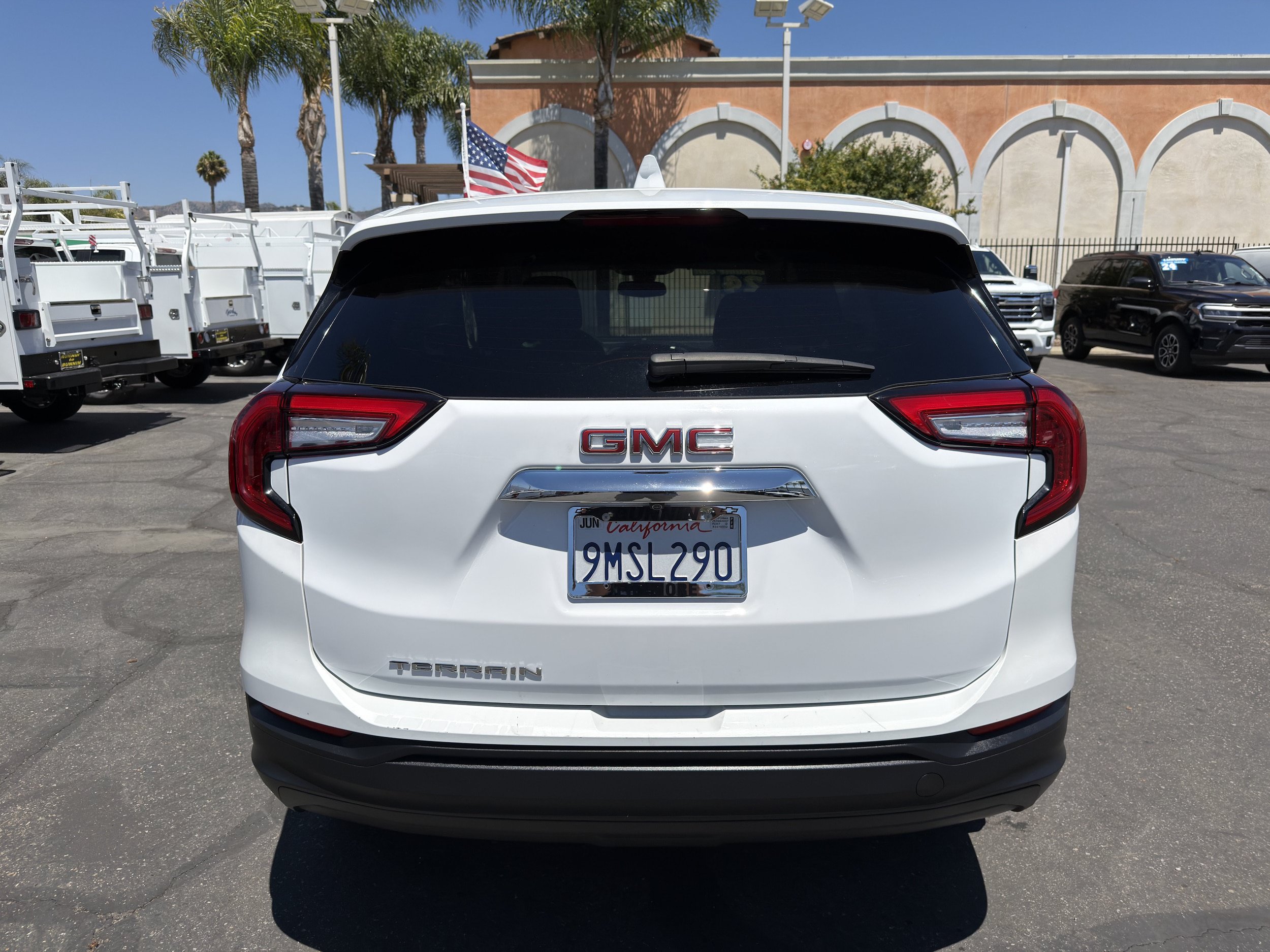 Used 2024 GMC Terrain SLE FWD image 7