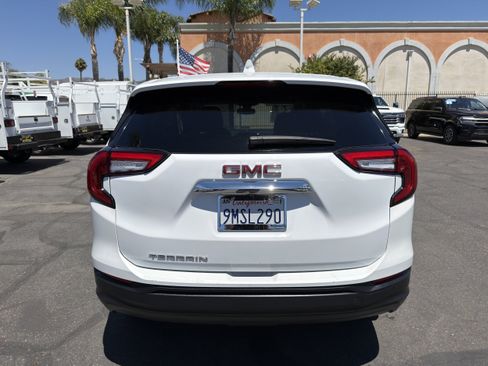 Used 2024 GMC Terrain SLE FWD image 7