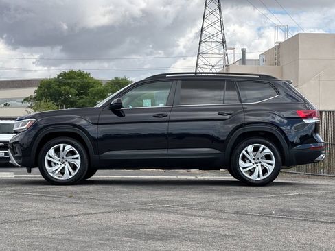 Used 2023 Volkswagen Atlas SE w/ Panoramic Sunroof Package FWD image 6