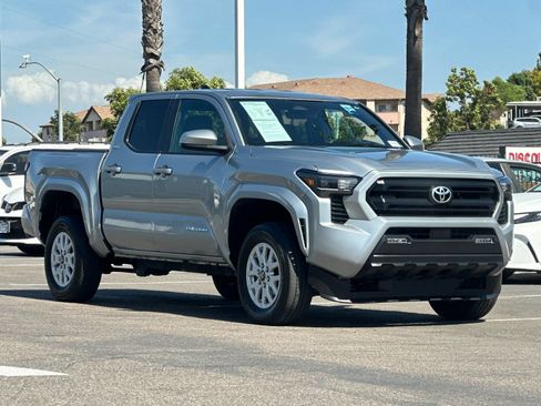 Used 2024 Toyota Tacoma SR5 AWD/4WD image 8