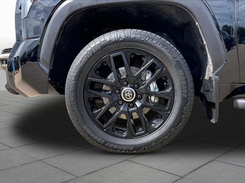Used 2024 Toyota Tundra Limited AWD/4WD image 10