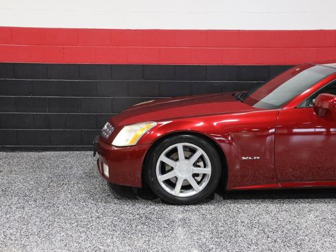 Used 2006 Cadillac XLR image 21