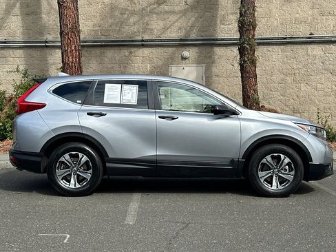 Used 2018 Honda CR-V LX image 2