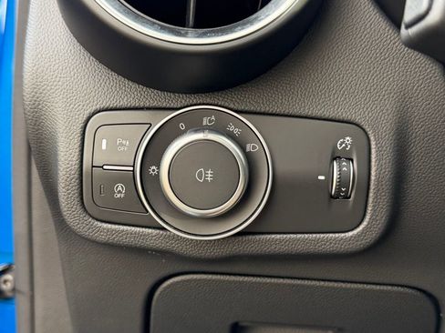 Used 2024 Alfa Romeo Stelvio Veloce image 29