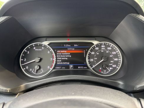 Used 2025 Nissan Sentra SV FWD image 38