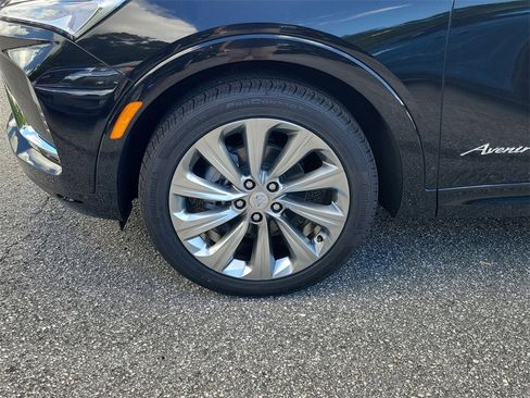 New 2025 Buick Envista Avenir image 3