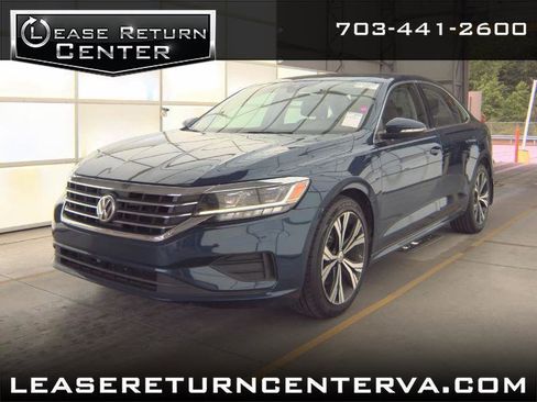 Used 2022 Volkswagen Passat 2.0T SE FWD image 1