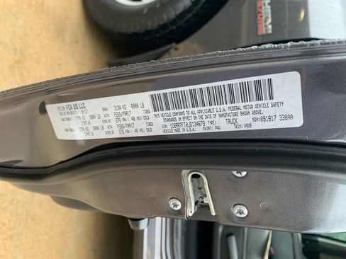 Used 2018 RAM 1500 Express AWD/4WD image 28