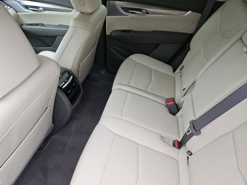 Used 2023 Cadillac XT5 Premium Luxury image 31