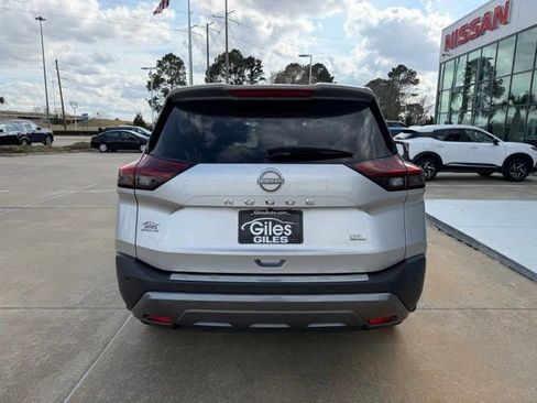 Used 2022 Nissan Rogue SL w/ SL Premium Package image 4