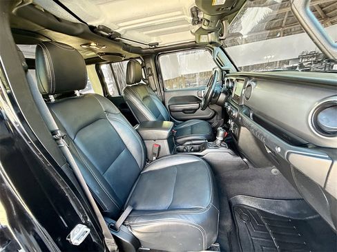 Used 2021 Jeep Wrangler Unlimited Sport image 32