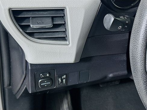 Used 2016 Toyota Corolla LE FWD image 16
