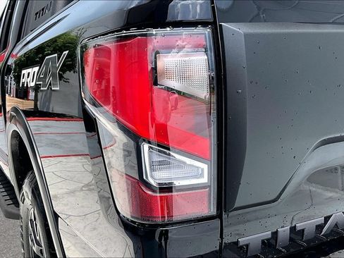 Used 2024 Nissan Titan PRO-4X w/ Pro-4x Convenience Package AWD/4WD image 24
