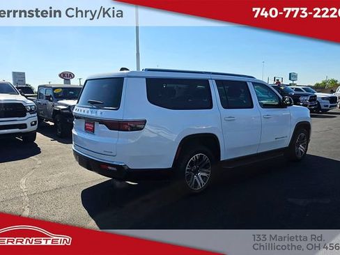 Used 2024 Jeep Wagoneer L Series II w/ Flexible Seating Group AWD/4WD image 33