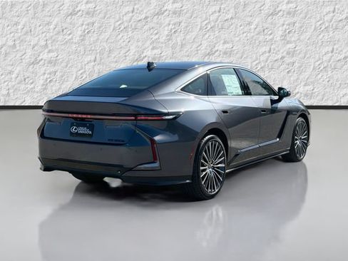 New 2026 Lexus ES 350e w/ Cold Area Package FWD image 3