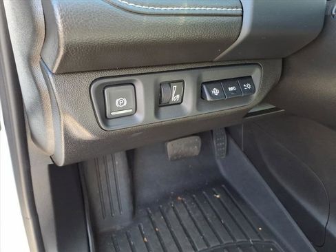 Used 2023 GMC Acadia Denali w/ Denali Technology Package image 25