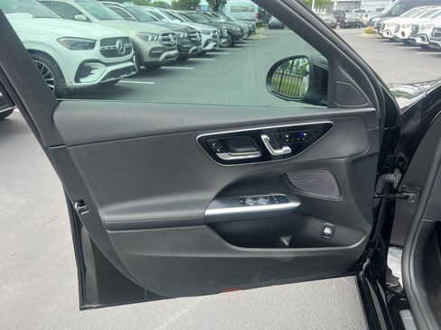 Used 2025 Mercedes-Benz C 300 4MATIC Sedan image 15