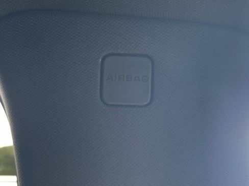 Used 2022 Buick Enclave Essence w/ Sport Touring Edition image 33