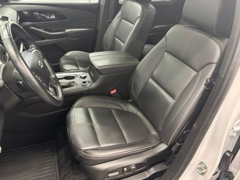 Used 2023 Chevrolet Traverse RS AWD/4WD image 23