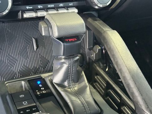 Certified 2025 Toyota Tacoma TRD Off-Road image 24