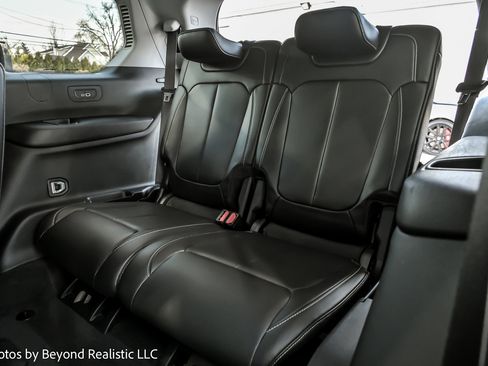 Used 2022 Jeep Grand Cherokee L Limited image 9