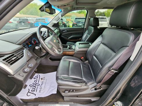Used 2017 Chevrolet Suburban LT AWD/4WD image 15