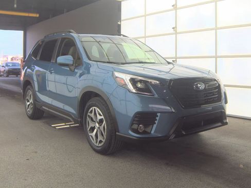Used 2023 Subaru Forester Premium AWD/4WD image 4