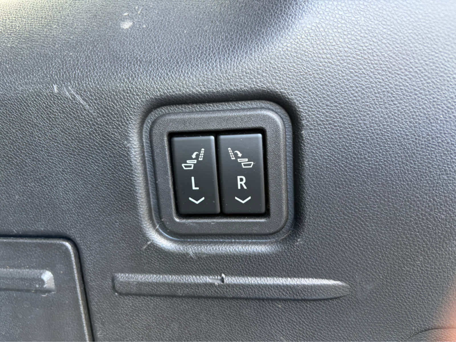 Used 2024 GMC Hummer EV 3X AWD/4WD image 33