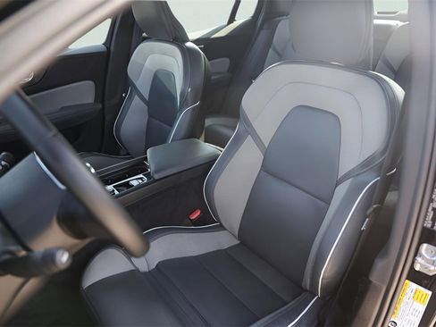 Used 2022 Volvo S60 B5 R-Design w/ Climate Package image 10