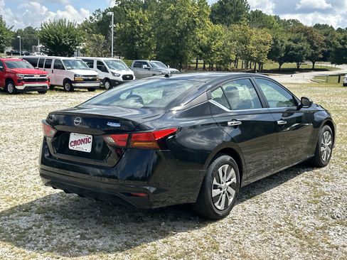 Used 2025 Nissan Altima 2.5 S FWD image 5