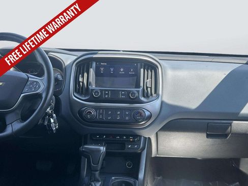 Used 2021 Chevrolet Colorado Z71 AWD/4WD image 17