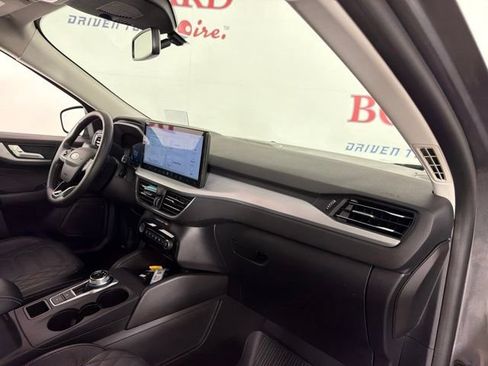 Used 2024 Ford Escape Platinum w/ Premium Technology Package AWD/4WD image 31