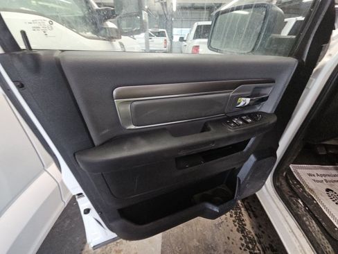 Used 2023 RAM 1500 Classic SLT w/ Electronics Group image 9