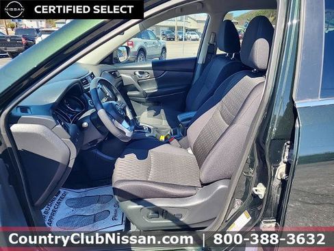 Certified 2019 Nissan Rogue SV image 11