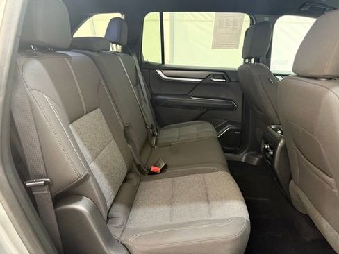 Used 2025 GMC Acadia Elevation image 23