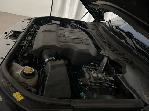 Used 2015 Land Rover Range Rover HSE image 14