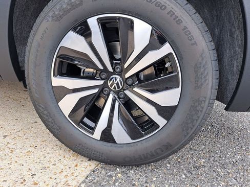 New 2026 Volkswagen Atlas SE FWD image 27