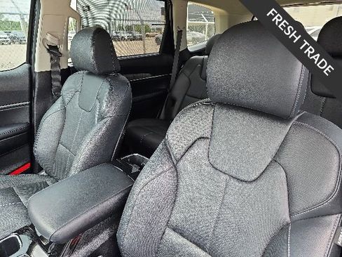 Certified 2023 Kia Telluride EX w/ EX Captain's Chair Package FWD image 6