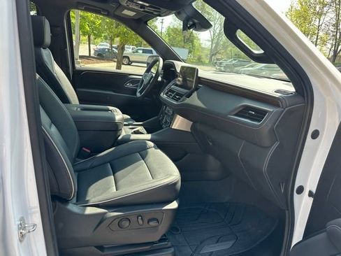 Used 2023 Chevrolet Tahoe Premier AWD/4WD image 34